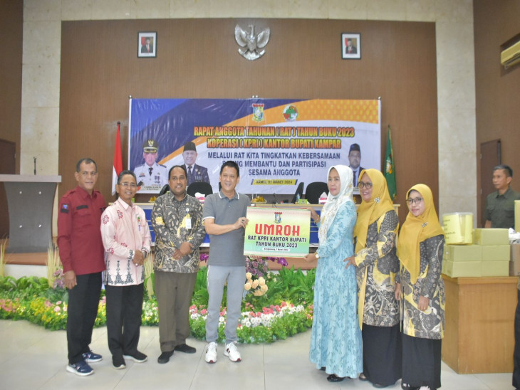 PJ. Bupati Kampar Tutup RAT KPRI Kampar