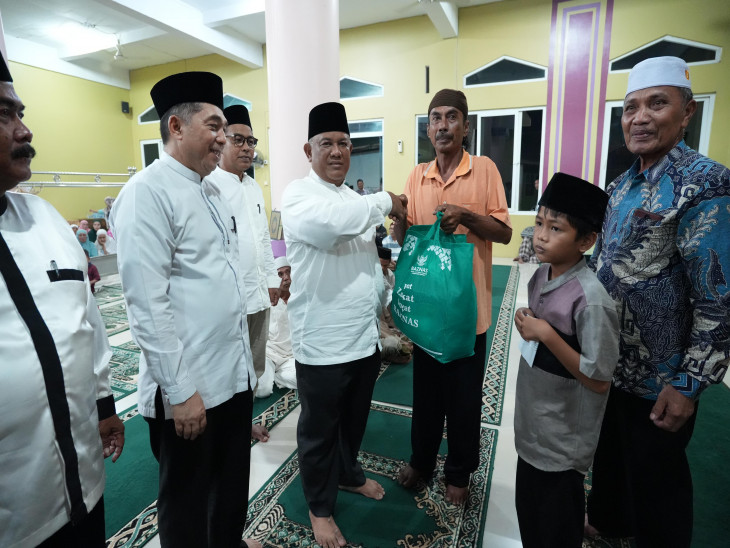 Safari Ramadhan di Desa Lubuk Sakat, Pj Sekda Kampar Himbau Masyarakat Untuk Hidupkan Masjid