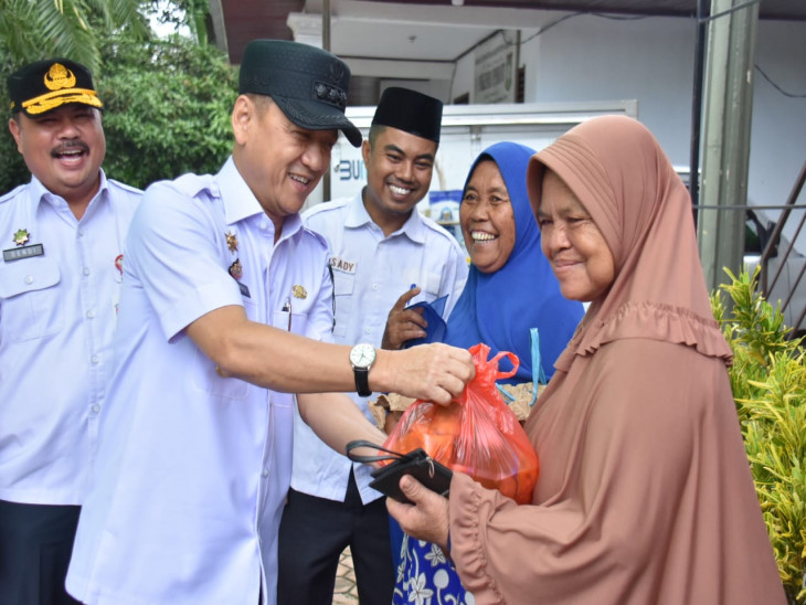 Operasi Pasar Murah, Ibu Hamidah ; Terimakasih Pak Bupati Kampar