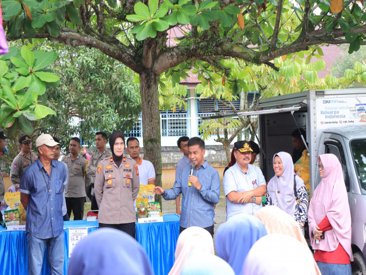 Percepat Pulihkan Perekonomian Masyarakat Disperindagkop Dan Ukm Kab. Kampar Gelar Pasar Murah Di Air Tiris