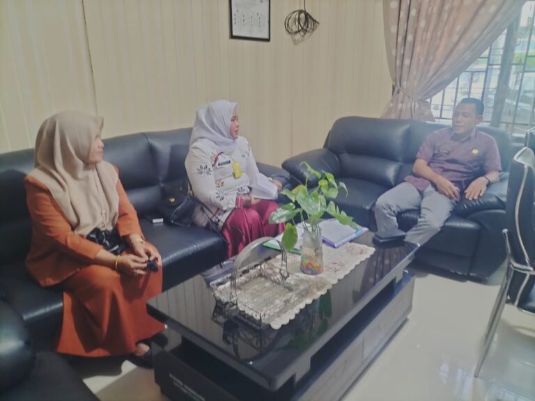 Kepala DPPKBP3A Berharap Forum Puspa Madani Kampar Dapat Berkontribusi Membantu Pemerintah Dalam Upaya Pemberdayaan Perempuan dan Perlindungan Anak