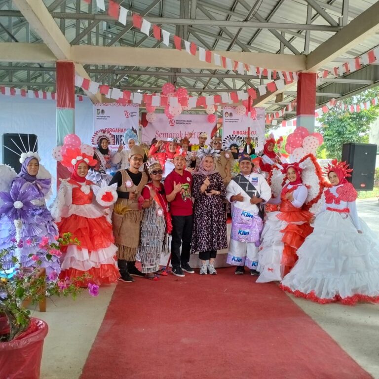 Menarik, DLH Kampar Adakan Lomba Fashion Show Bahan Daur Ulang Sampah