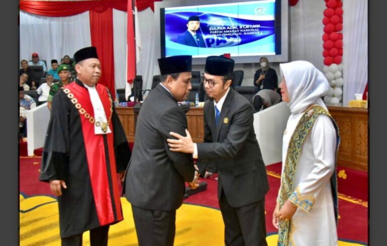 DPRD Kampar Gelar Pelantikan Pimpinan Sementara