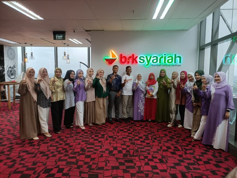 Donasi Buku dan Alat Gambar untuk Dukung Gerakan Literasi di Riau