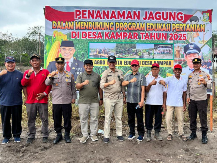 Dukung Nawacita Presiden Prabowo Subianto, Kadis Ketahanan Pangan Kampar Apresiasi  penanaman Jagung di Agrowisata Edukasi Kampa