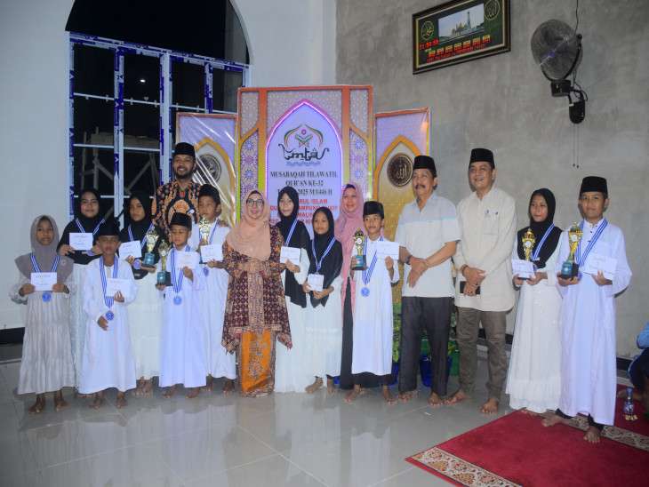 Hadiri Penutupan MTQ ke-32 TPQ Nurul Islam di Desa Simalinyang, Wakil Bupati Kampar Misharti ;  Bentuk Generasi Yang Mencintai Al-Qur’an