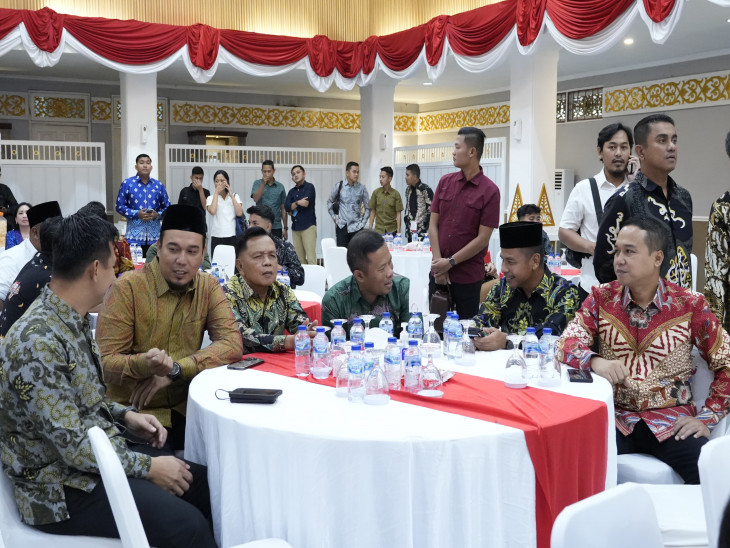 Bupati Kampar Ahmad Yuzar Hadiri Kenal Pamit Kapolda Riau di Balai Serindit Gedung Daerah Riau