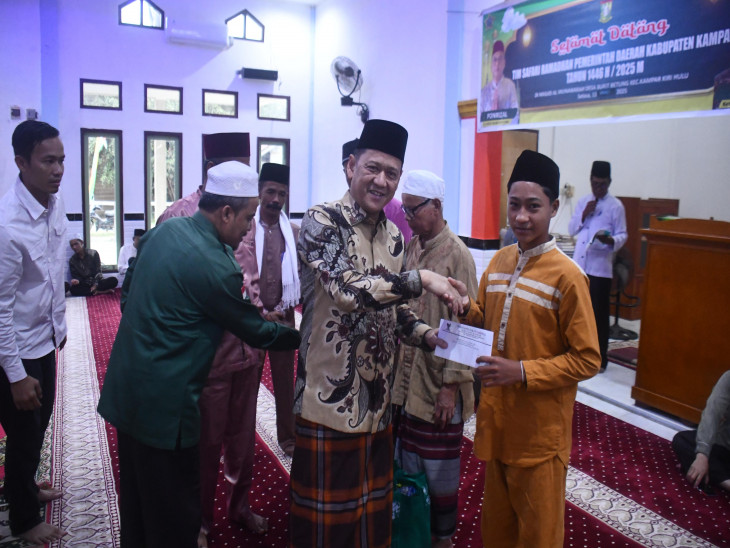 Ramadhan, Sekda Kampar Laksanakan Safari Ramadhan di Masjid Al-m+Munawwarah Desa Bukit Betung Kampar Kiri Hulu