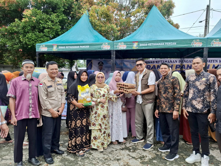 Masyarakat Antusias Ikuti Gerakan Pangan Murah, Wakil Bupati Kampar Berharap Dapat Bermanfaat dan Membantu Masyarakat