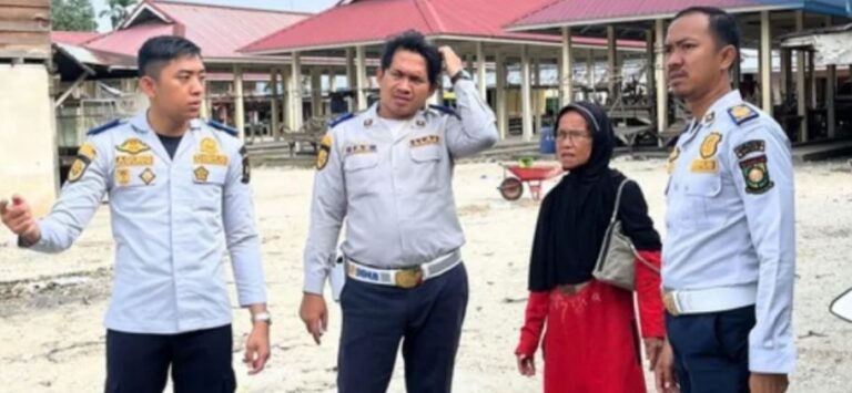 Dishub Kampar Tindaklanjuti Laporan Masyarakat Terkait Rakit Tersangkut di Tambang