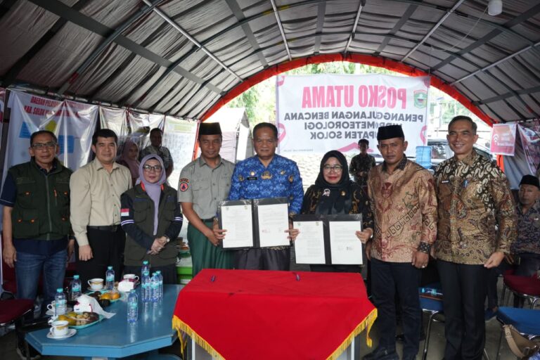 Pemkab Kampar–Pemkab Solok Tandatangan MoU Penyediaan dan Pendistribusian Beras Bantuan Sosial