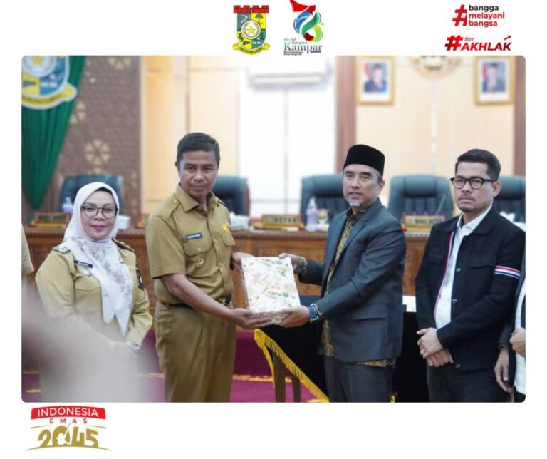 Bupati Ahmad Yuzar Sampaikan LKPJ dalam Rapat Paripurna DPRD Kampar