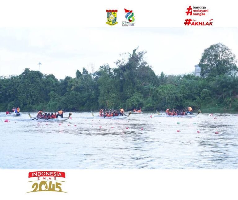 Bupati Kampar Resmi Tutup Lomba Pacu Sampan