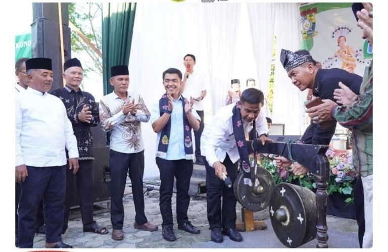 Bupati Kampar Resmi Buka Festival Lipatkain Season III