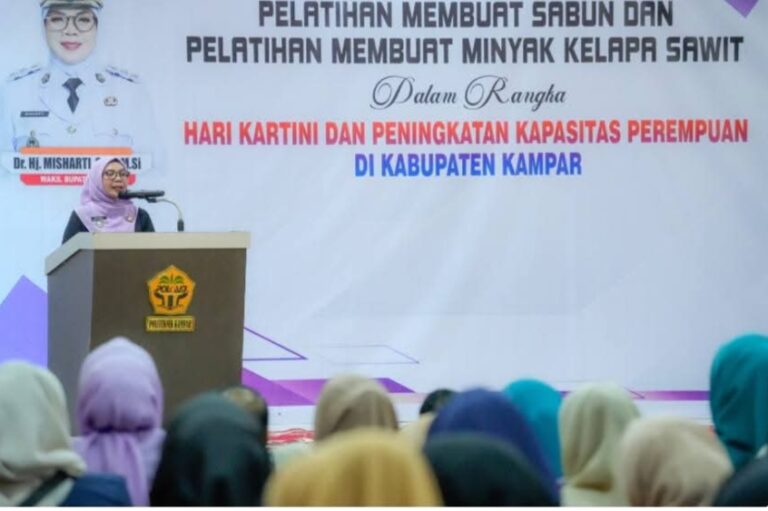 Dalam Rangka Hari Kartini, Wakil Bupati Kampar Resmi Buka Pelatihan Pembuatan Sabun dan Minyak Kelapa Sawit